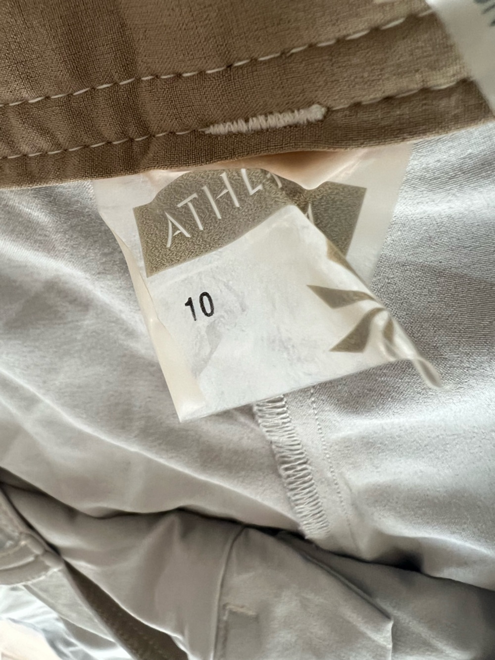 Athleta light gray / cream pleated skort, size 10, EUC - Picture 6 of 9